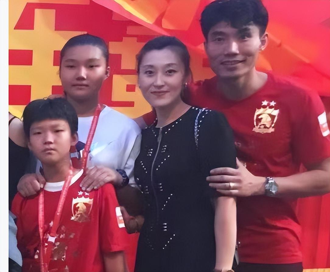 4年1.785亿美金！篮网要抢里夫斯，富保罗为老詹发声