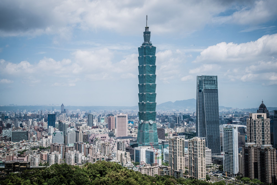 三大电视台直播鲁沪大战!阿苏埃被锁死,申花进攻瘫痪一半!两将成后防隐患