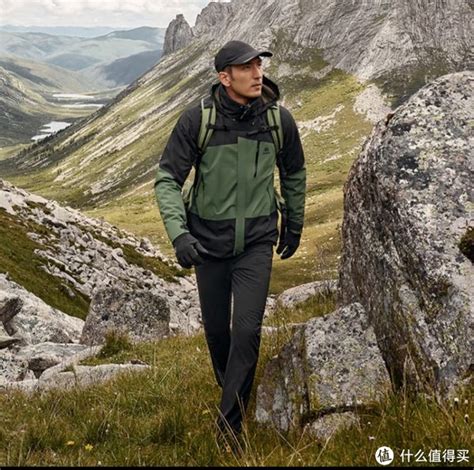 悟空体育是国内领先的专业体育资讯平台 户外装备耐磨冲锋衣